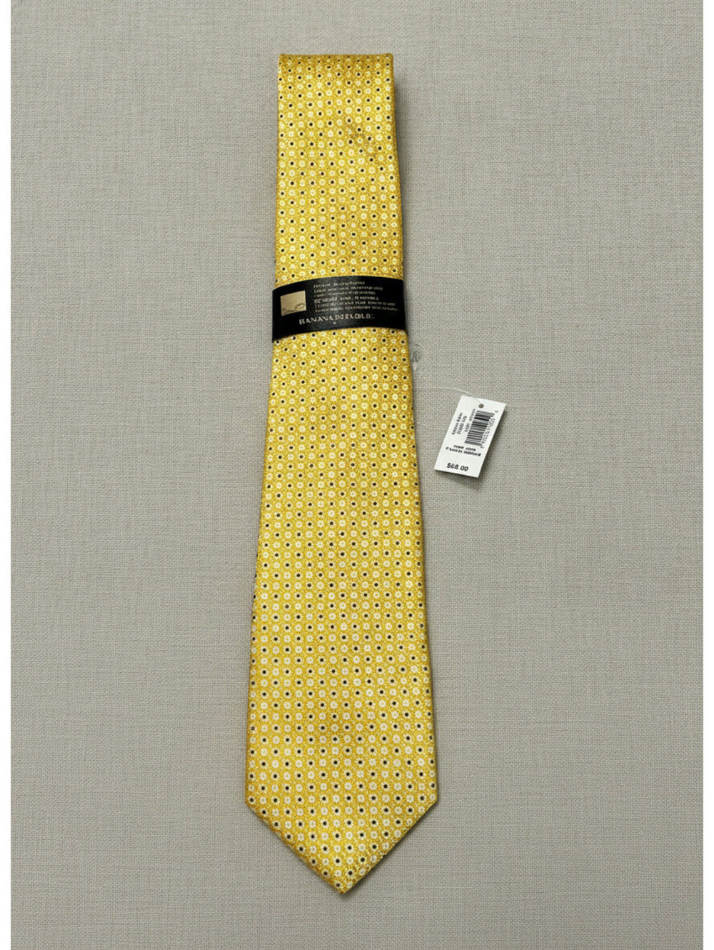Banana Republic Men's Yellow Floral Pattern Stain Resistant Blend Tie - One